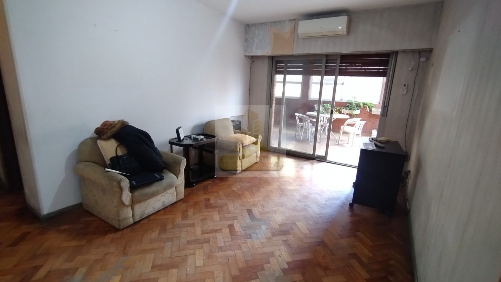 VENTA 2 Ambientes con cochera fija patio y terraza propia. BARRACAS