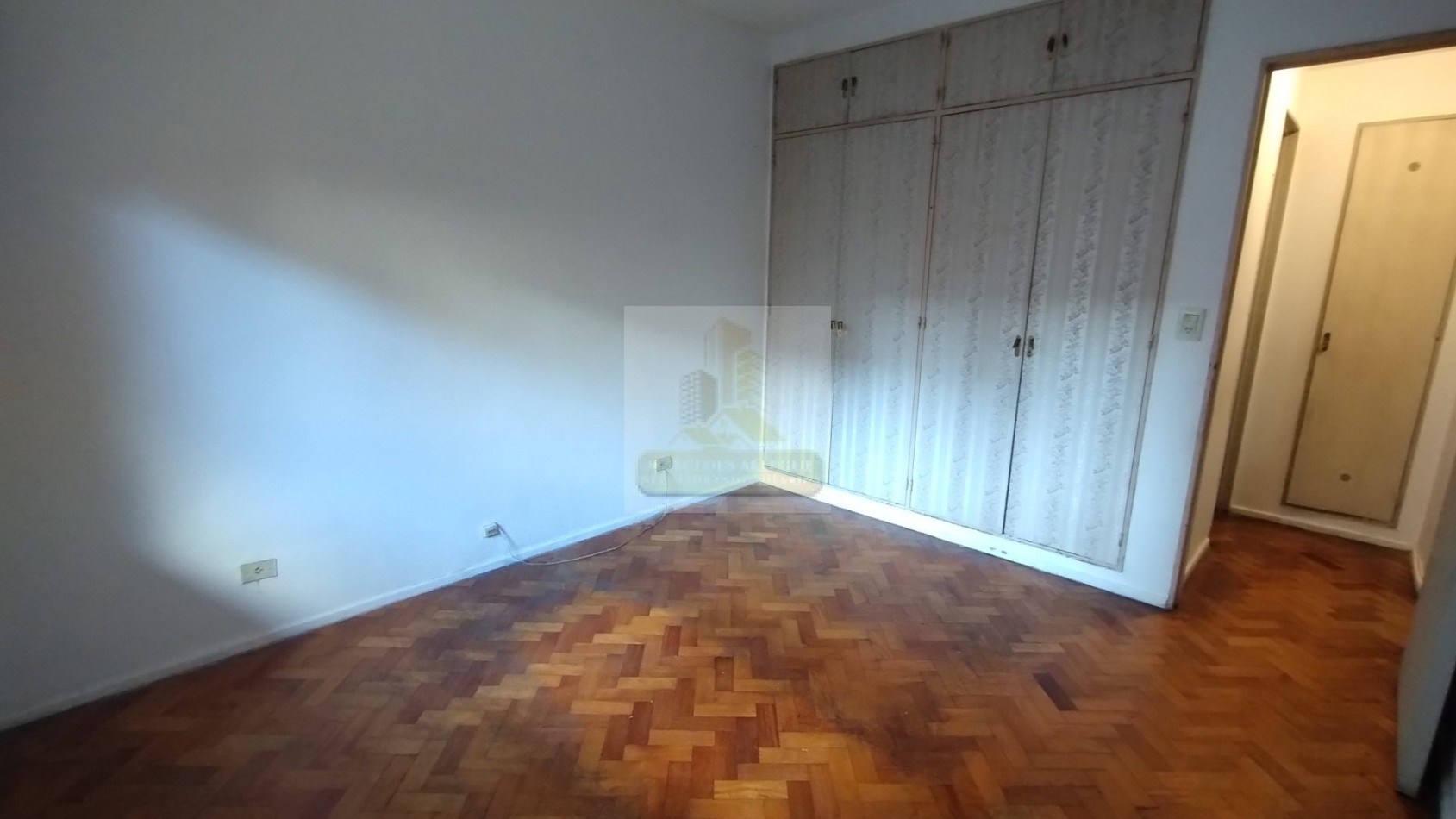 VENTA 2 Ambientes con cochera fija patio y terraza propia. BARRACAS