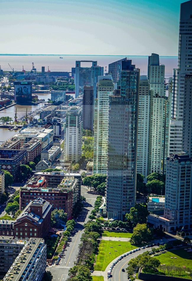 3 Ambientes de Lujo en Torre Harbour — Piso 20 con Vista al Dique 1