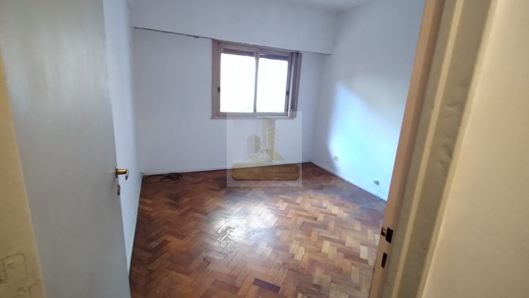 VENTA 2 Ambientes con cochera fija patio y terraza propia. BARRACAS