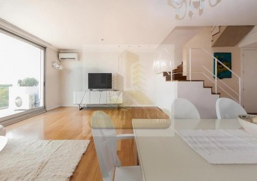 Venta con Renta - Exclusivo Triplex 3 ambientes en Edificio Forum Puerto Madero, frente al rio.